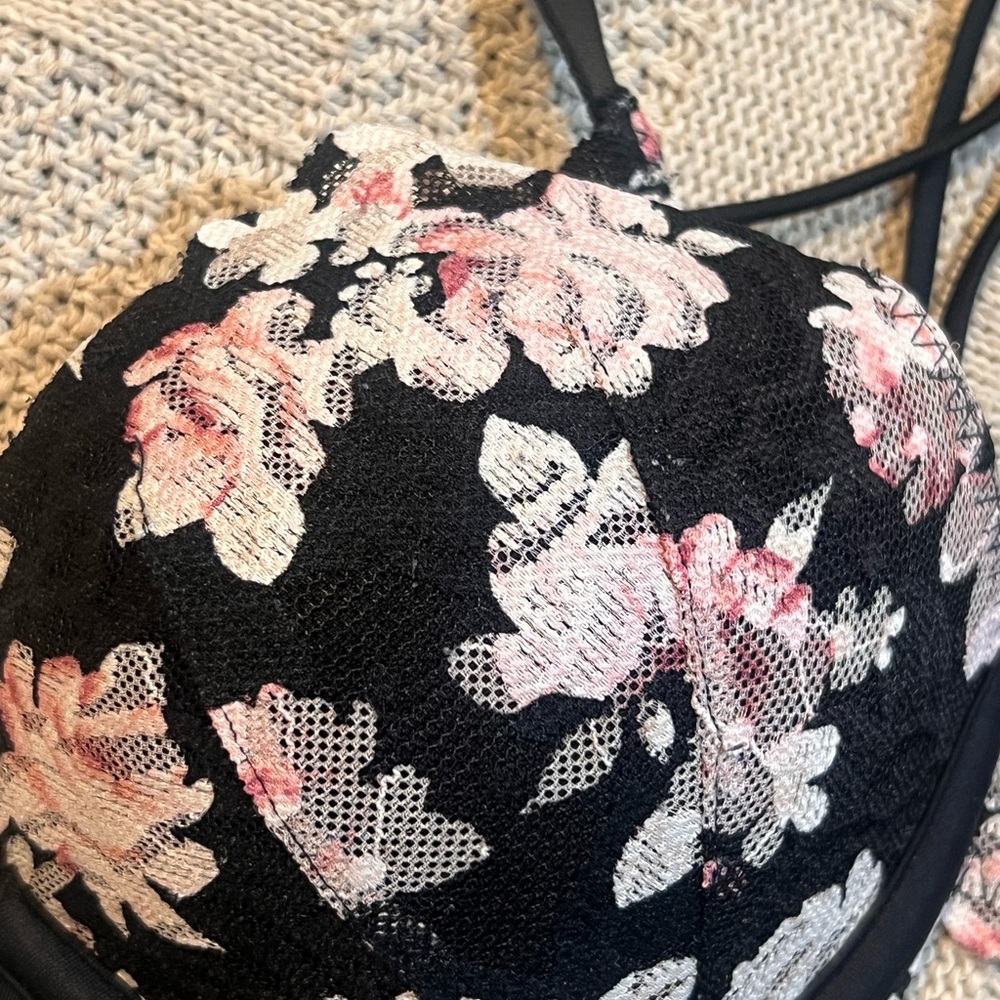 PINK Victoria's Secret Black Floral Lace Strappy Push-Up Bra - Picture 6 of 8